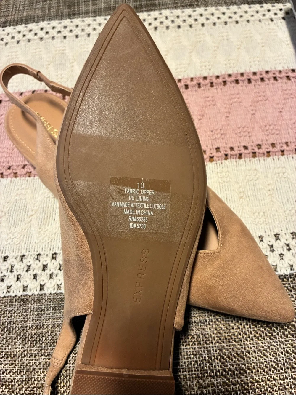 New Express Women's tan Pointed Toe Slingback Flats size 10